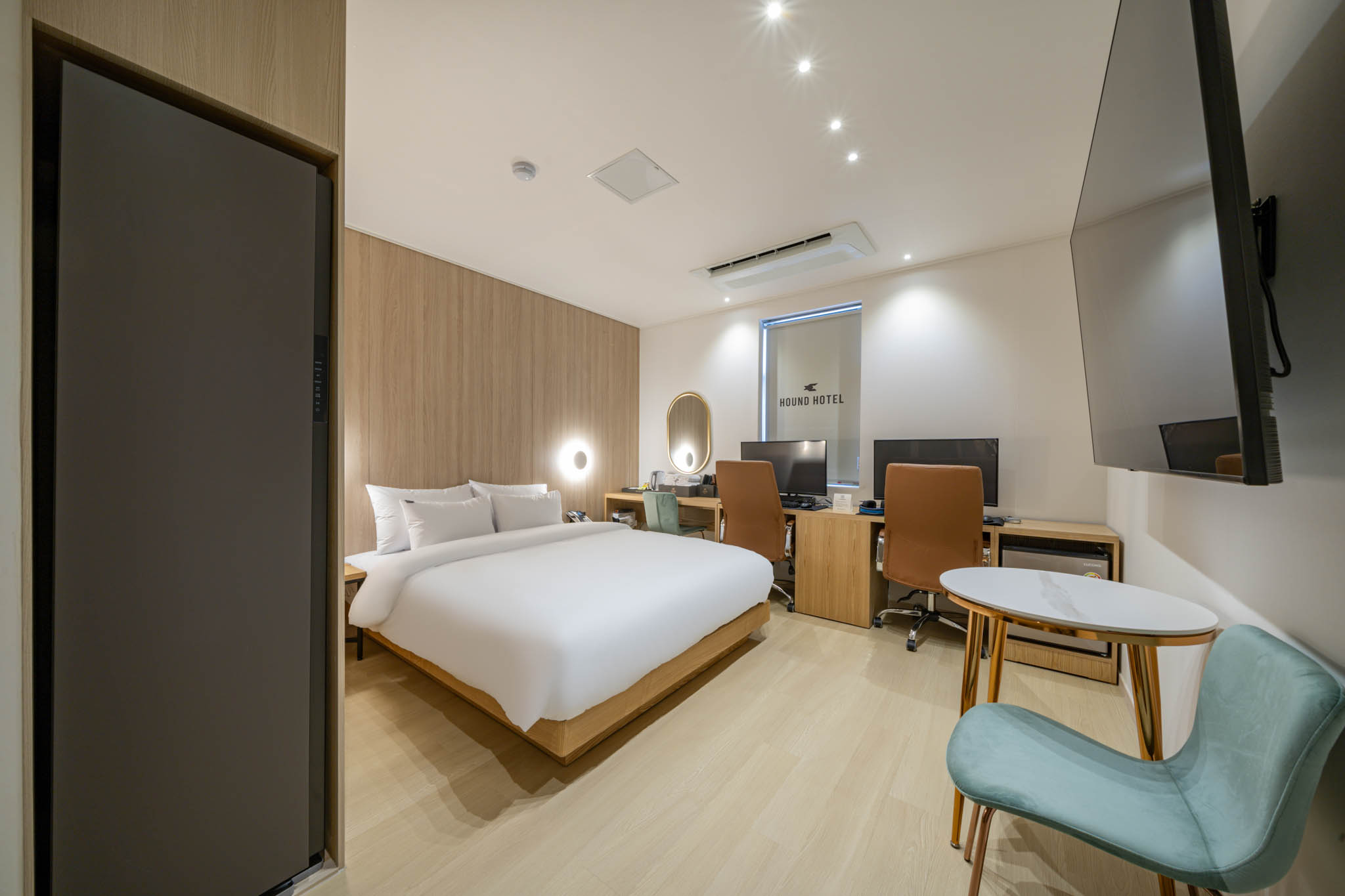 room detail thumbnail 0