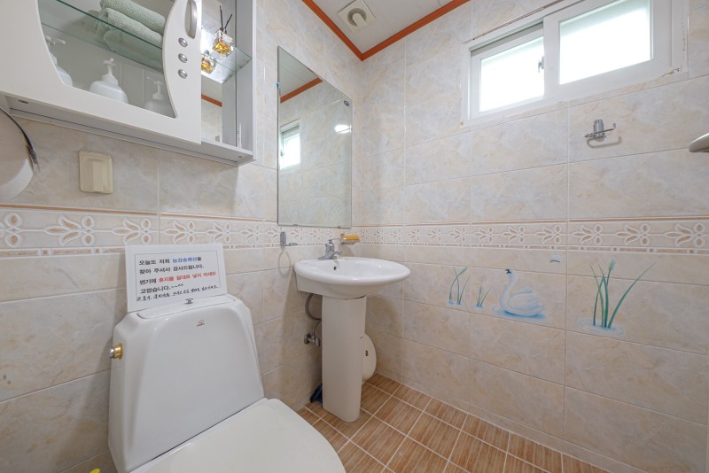 https://yaimg.yanolja.com/v5/2024/08/14/15/66bcca5a432776.48590579.jpg