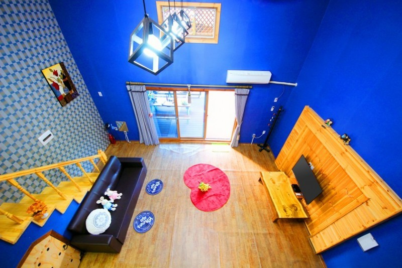 room detail thumbnail 1