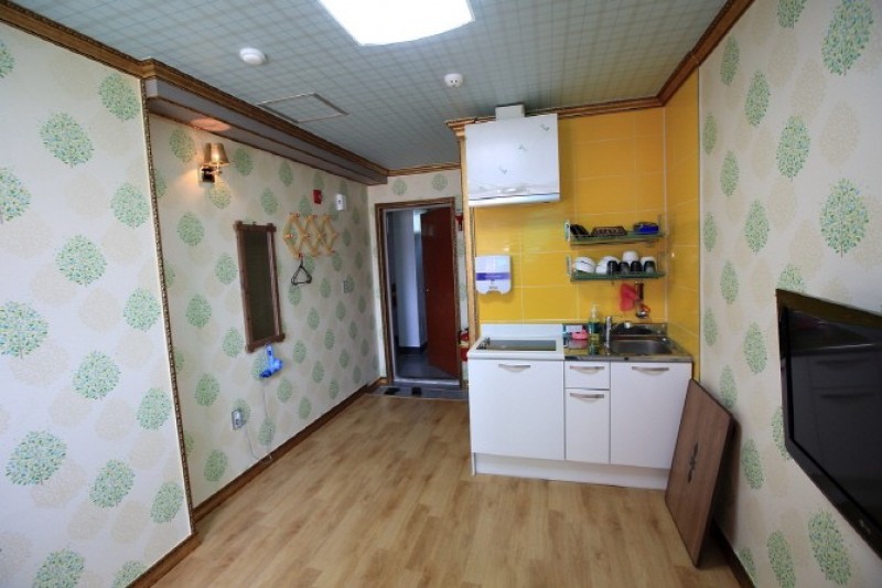 https://yaimg.yanolja.com/v5/2024/08/26/15/66cc9c3807d955.54449774.jpg