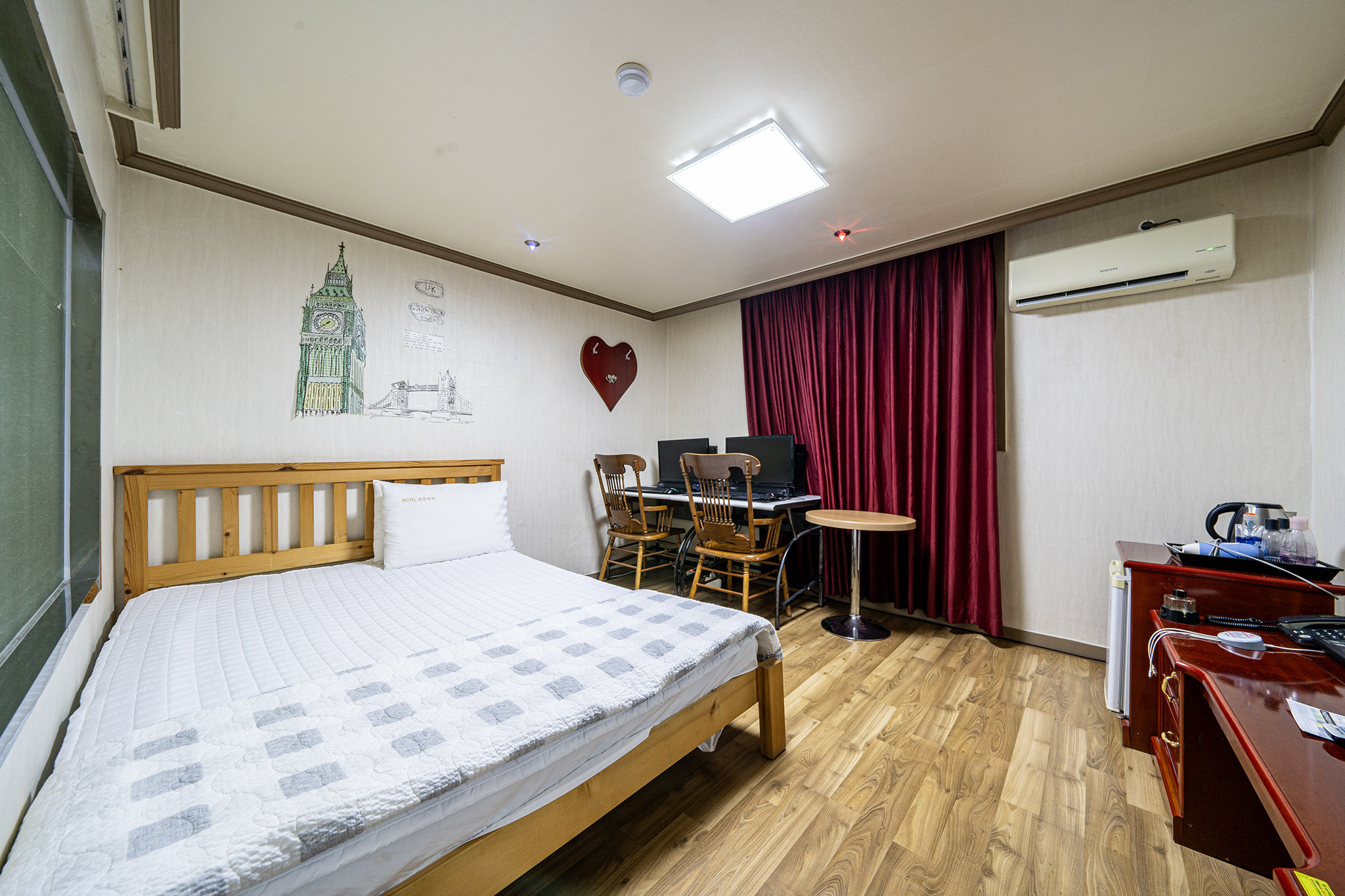 room detail thumbnail 0
