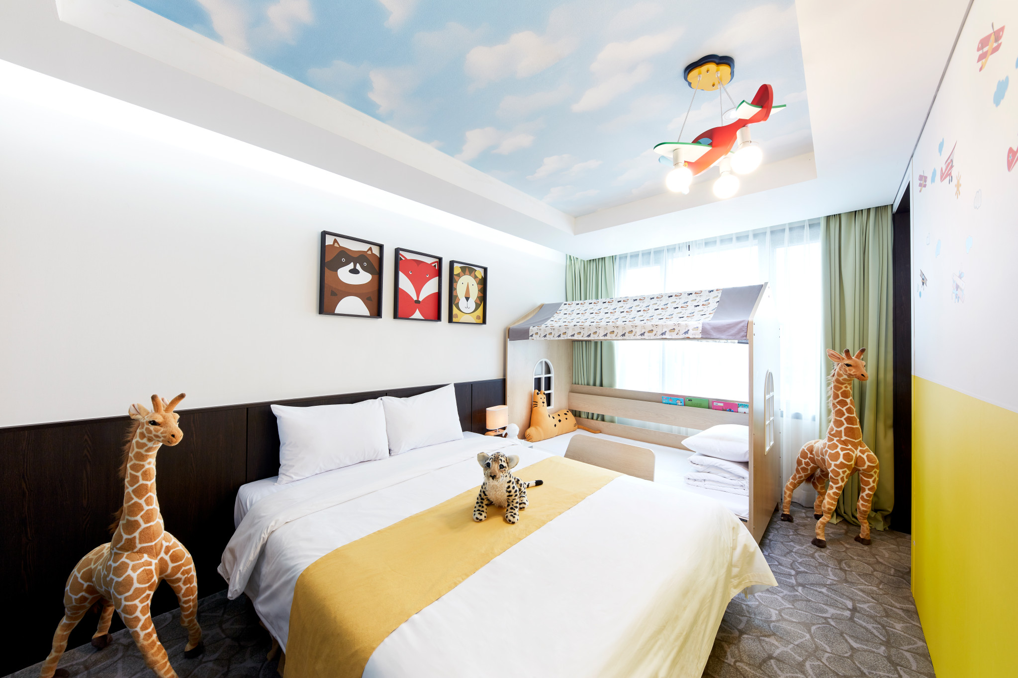 room detail thumbnail 1