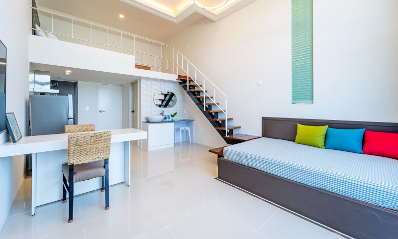 room detail thumbnail 2