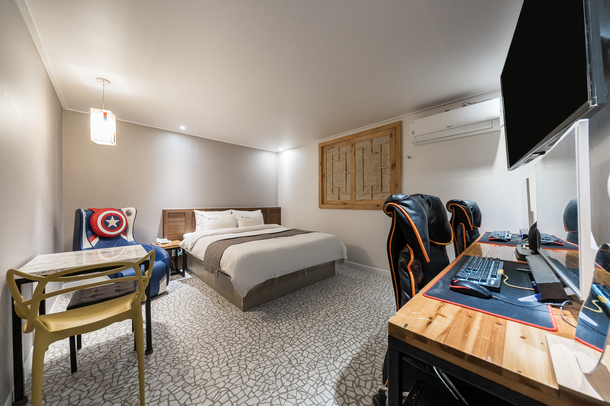 room detail thumbnail 0