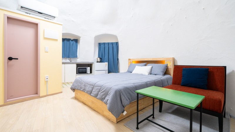 room detail thumbnail 2