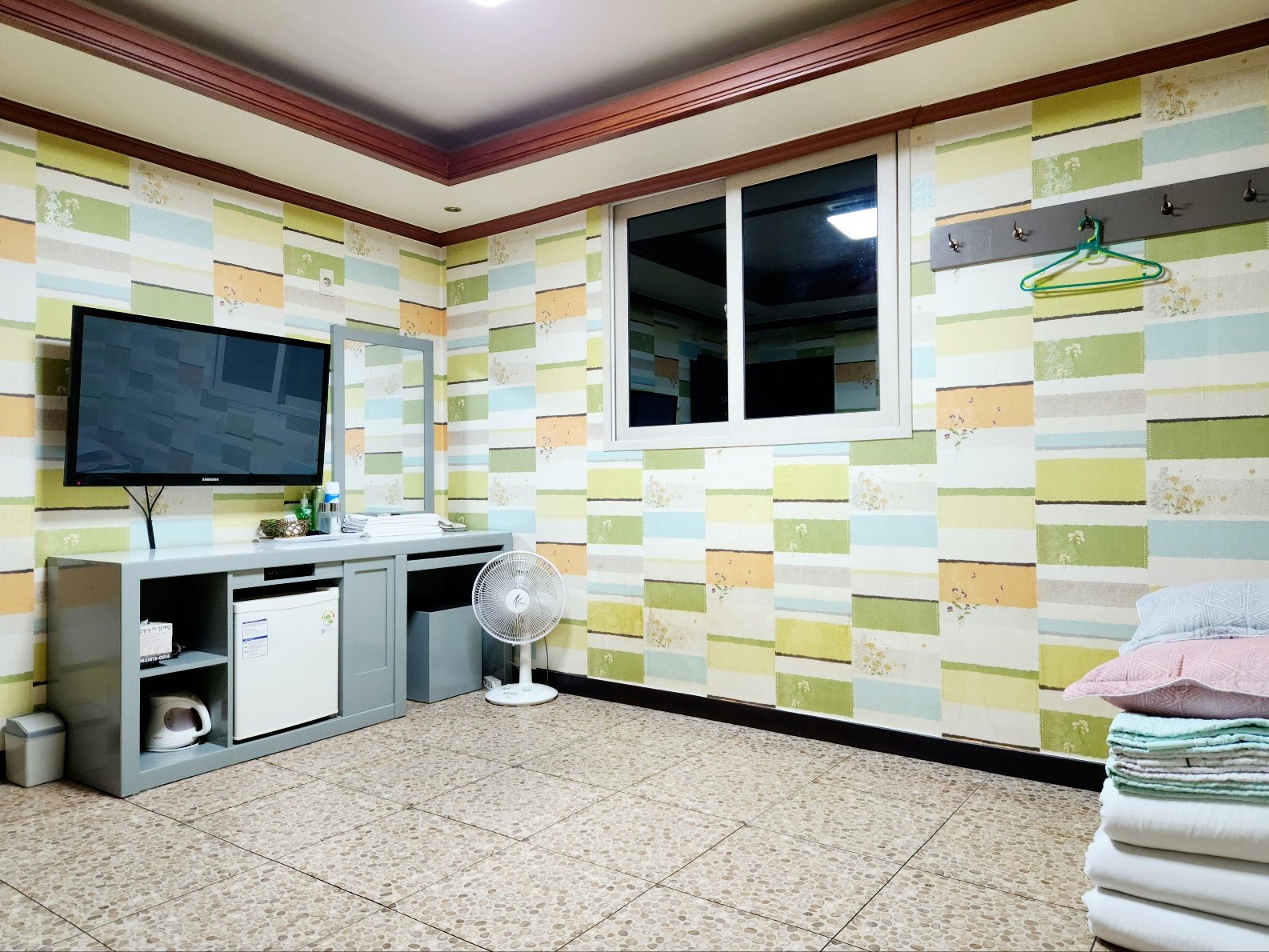 room detail thumbnail 0