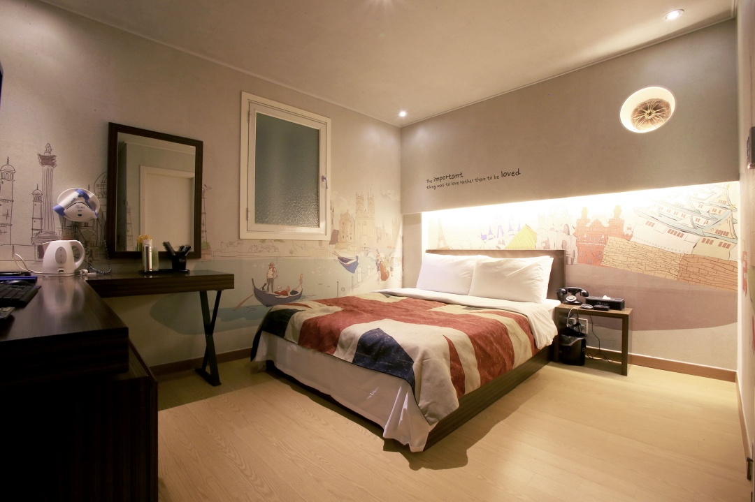 room detail thumbnail 0