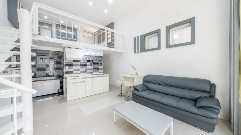 room detail thumbnail 2