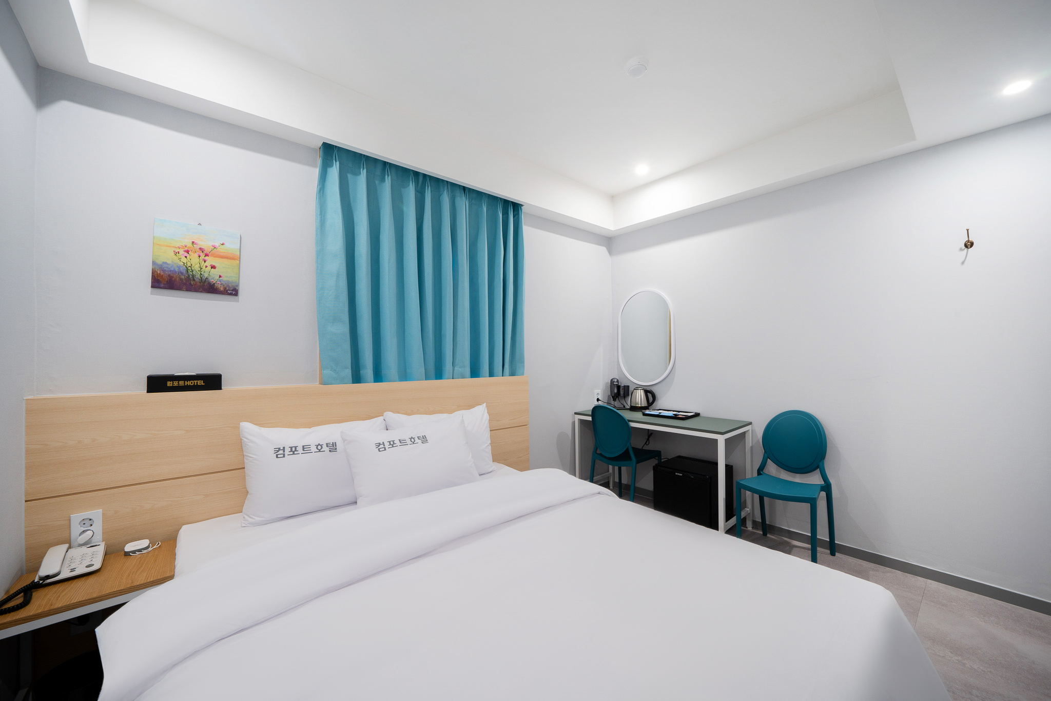 room detail thumbnail 2