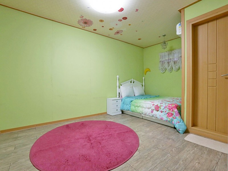 https://yaimg.yanolja.com/v5/2024/09/23/09/66f13a4a0b79b1.16486454.JPG