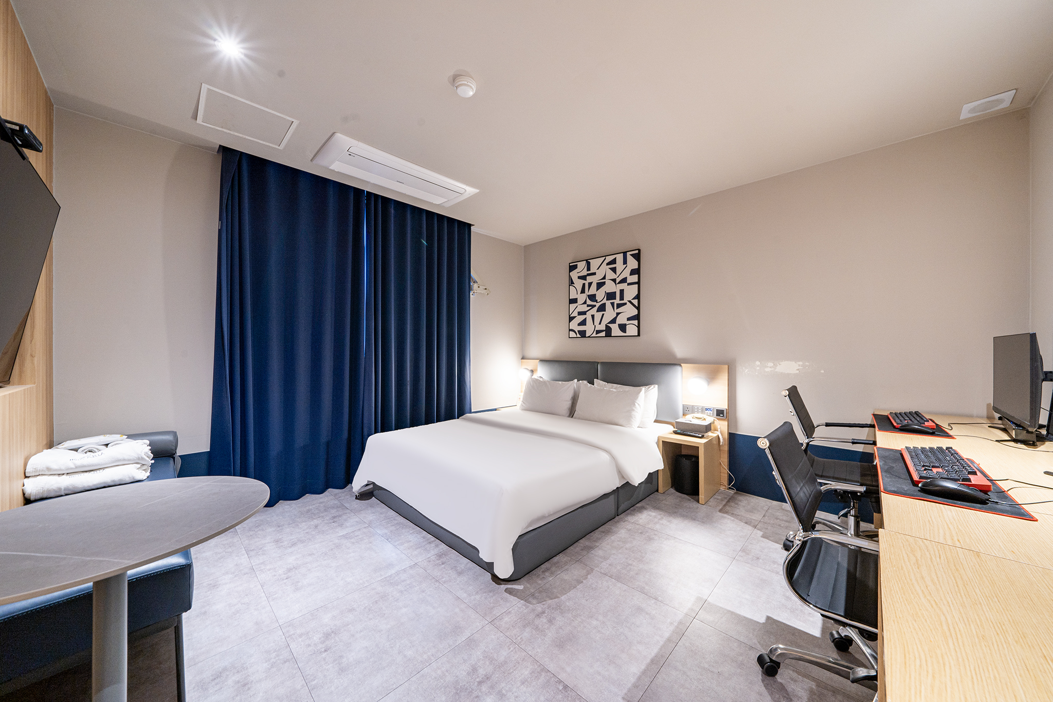 room detail thumbnail 0