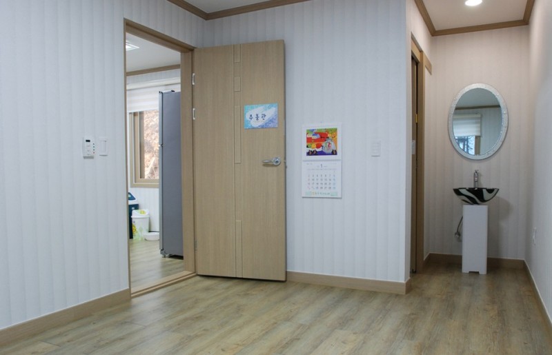 https://yaimg.yanolja.com/v5/2024/09/26/14/66f575e8d6d0b8.75240829.jpg
