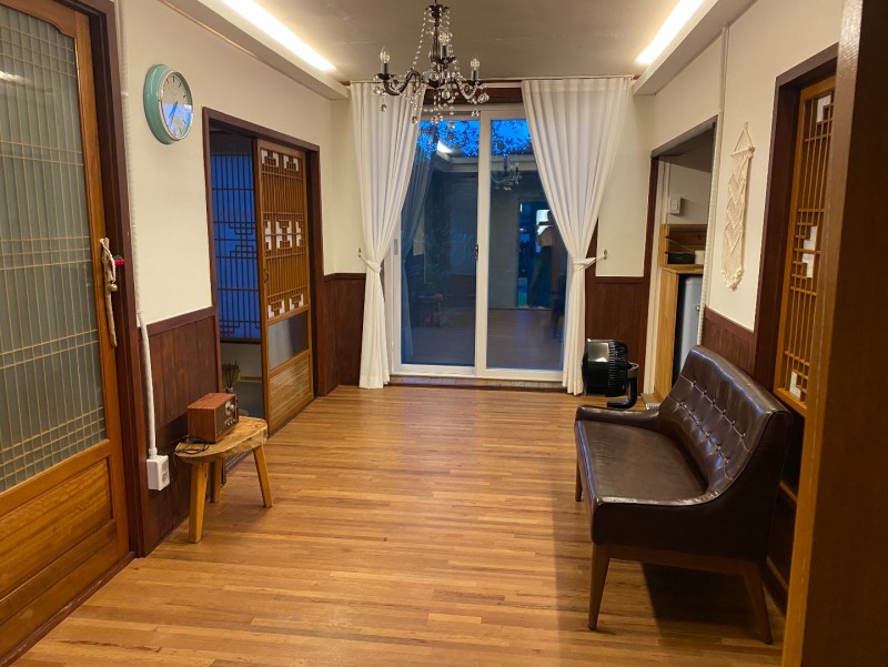 https://yaimg.yanolja.com/v5/2024/09/26/19/66f5b2b9505458.67458836.jpg