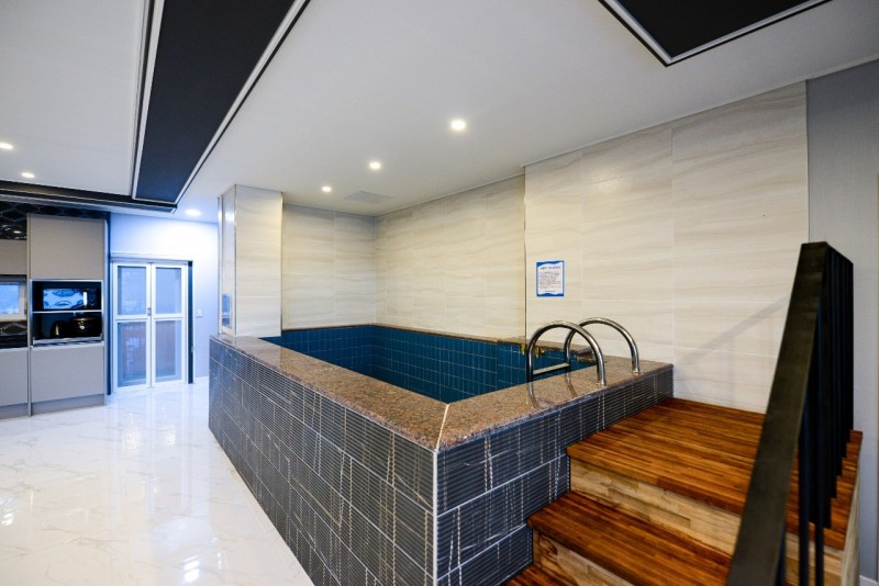 C동 독채 풀빌라(C동 1층 & 2층 60평)