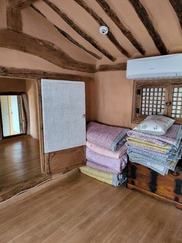https://yaimg.yanolja.com/v5/2024/10/03/19/66fef073bfc728.95536117.jpg