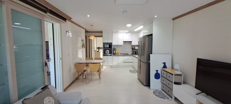 https://yaimg.yanolja.com/v5/2024/10/08/19/67058a7da3f798.73769321.jpg