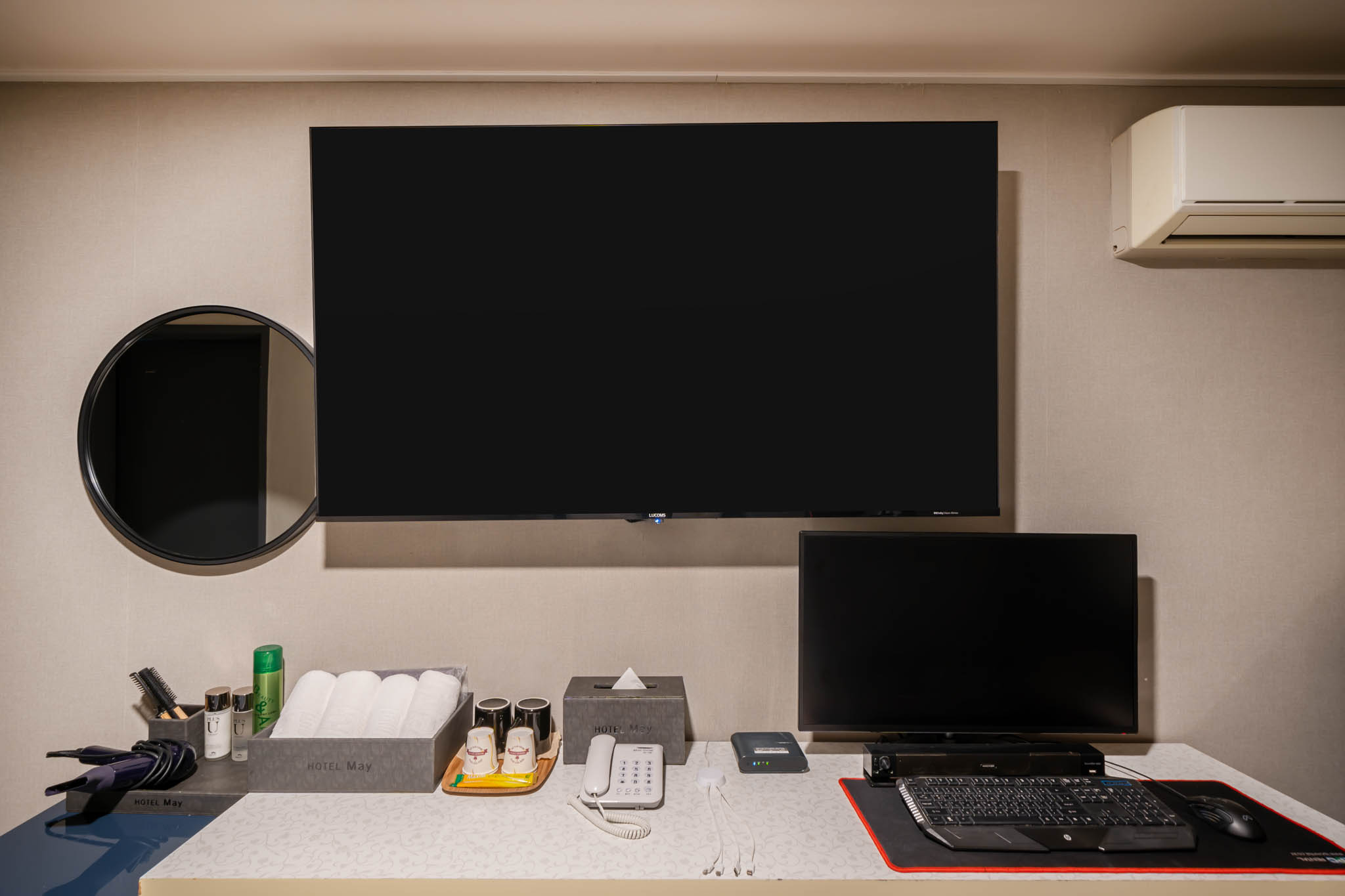 room detail thumbnail 2