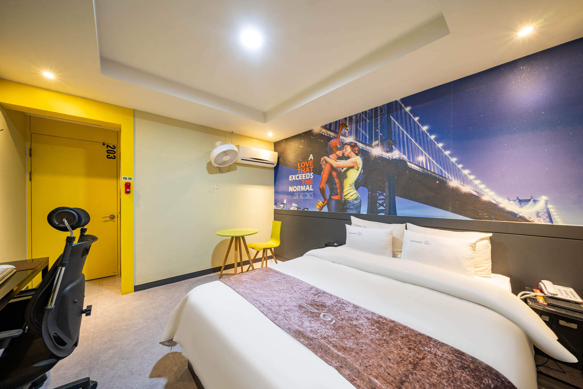 room detail thumbnail 1