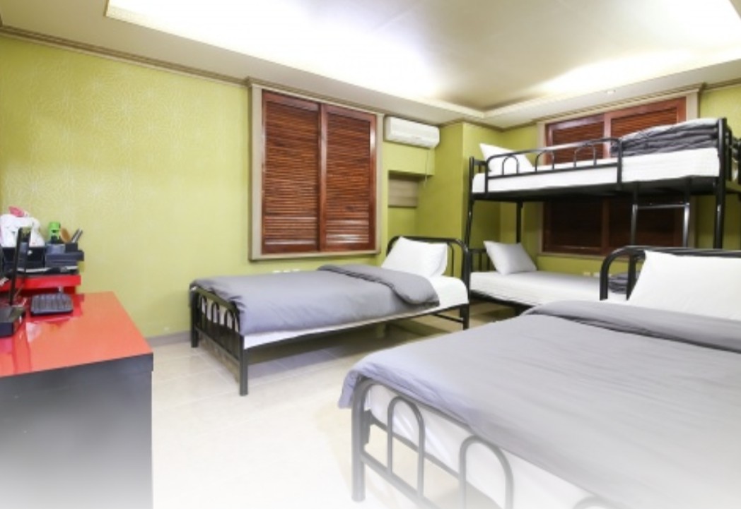 room detail thumbnail 0