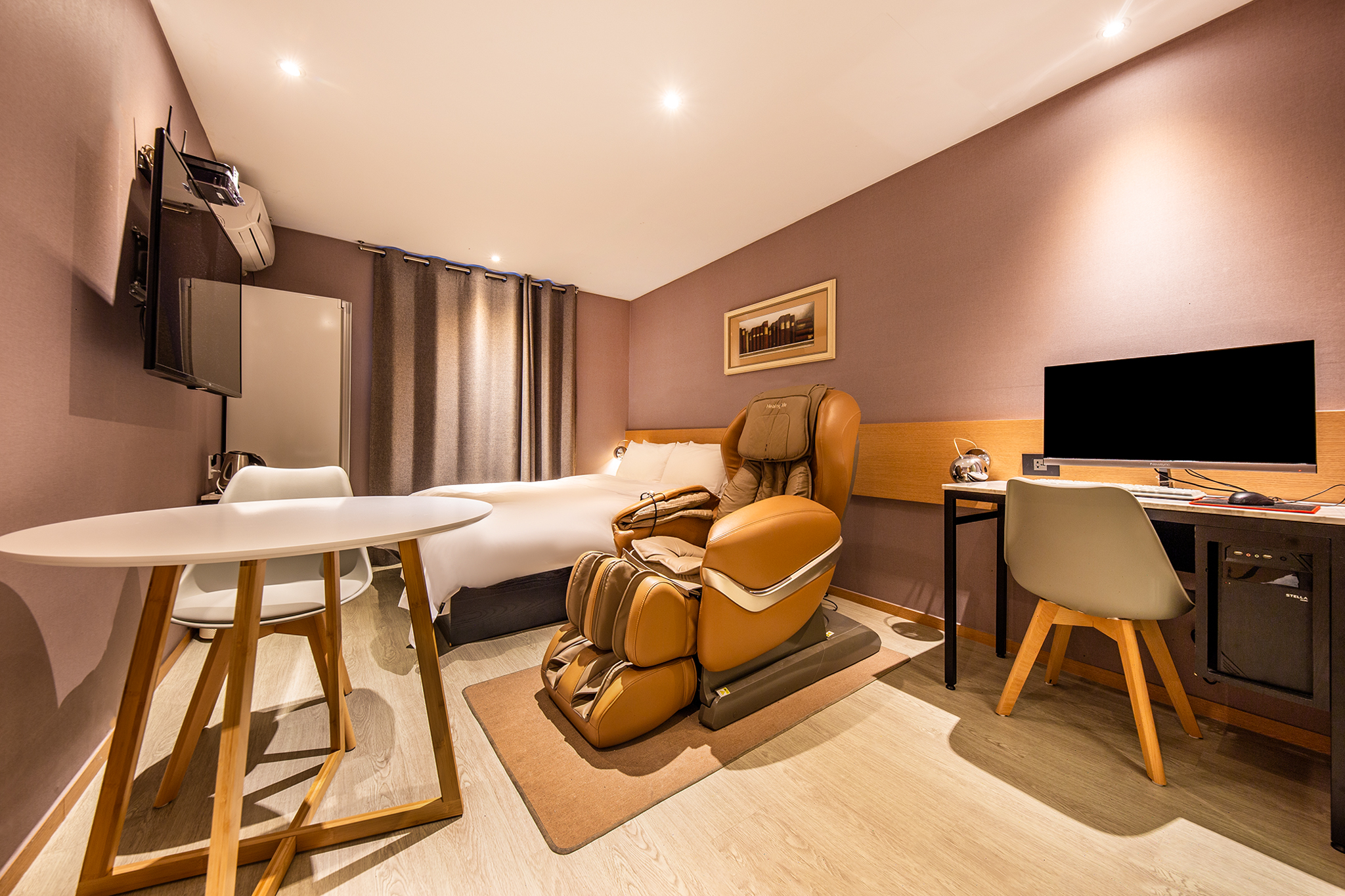 room detail thumbnail 0