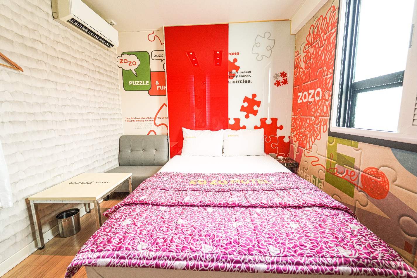 room detail thumbnail 1
