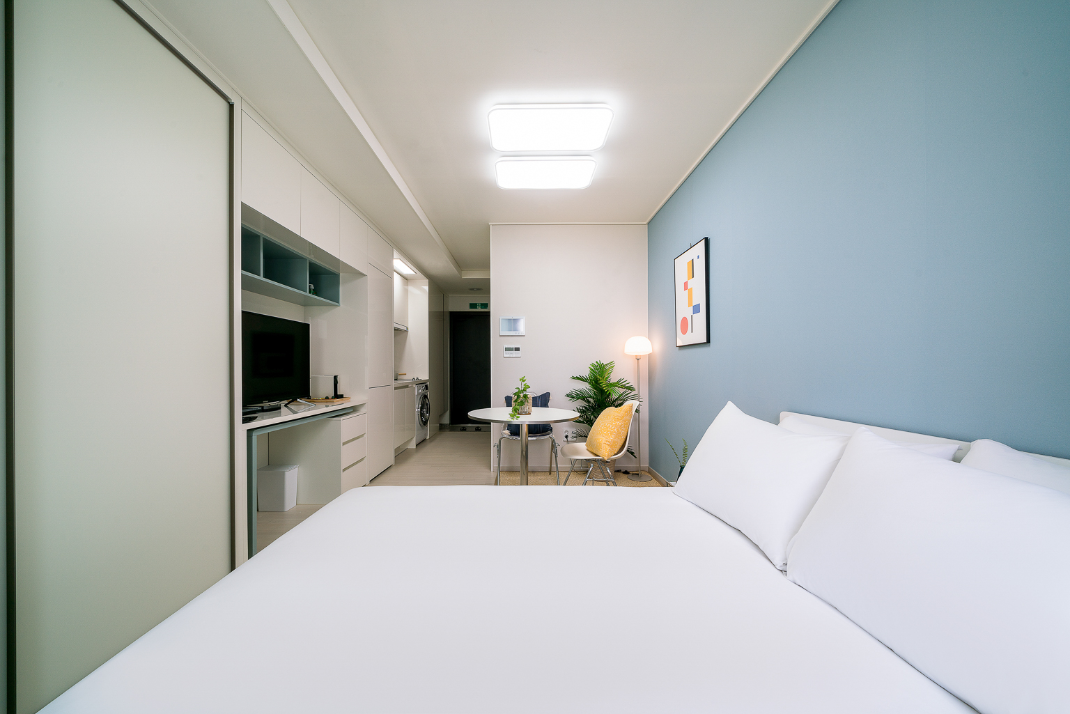 room detail thumbnail 1