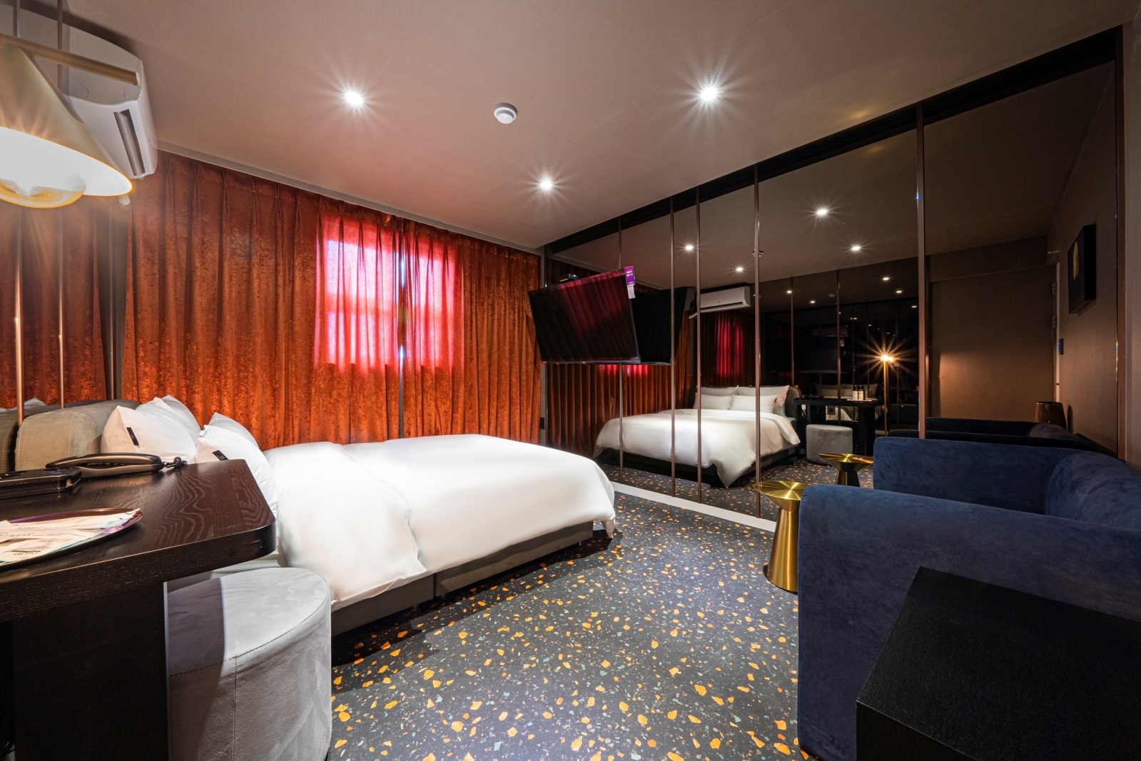 room detail thumbnail 0