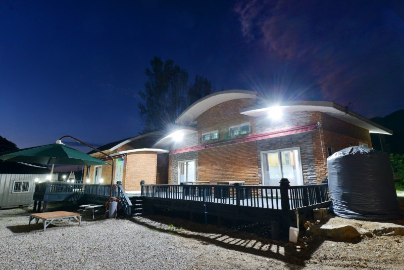 아산 산아름펜션 외관