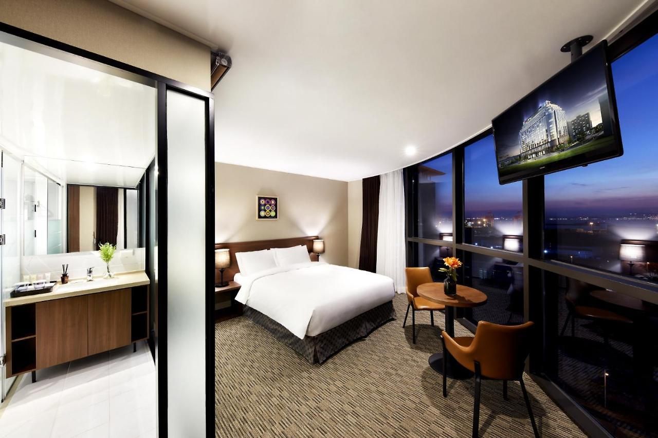 room detail thumbnail 0