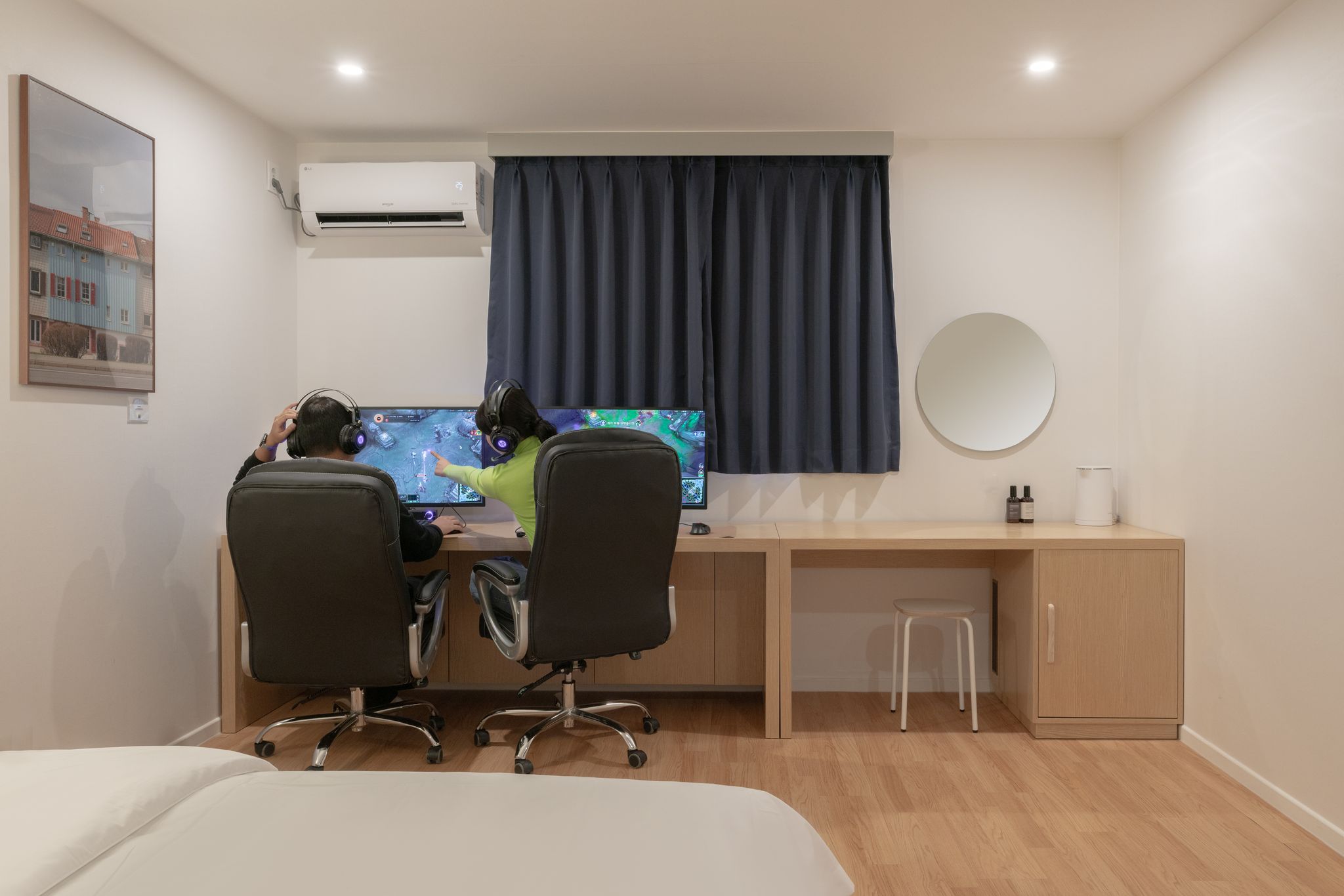 room detail thumbnail 0