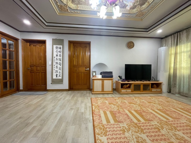 https://yaimg.yanolja.com/v5/2024/10/26/14/671cff465520f7.18209408.jpg
