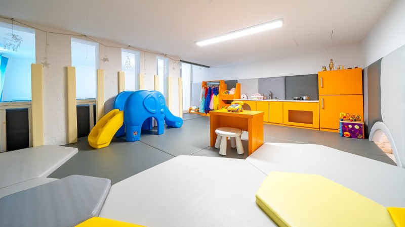 room detail thumbnail 1