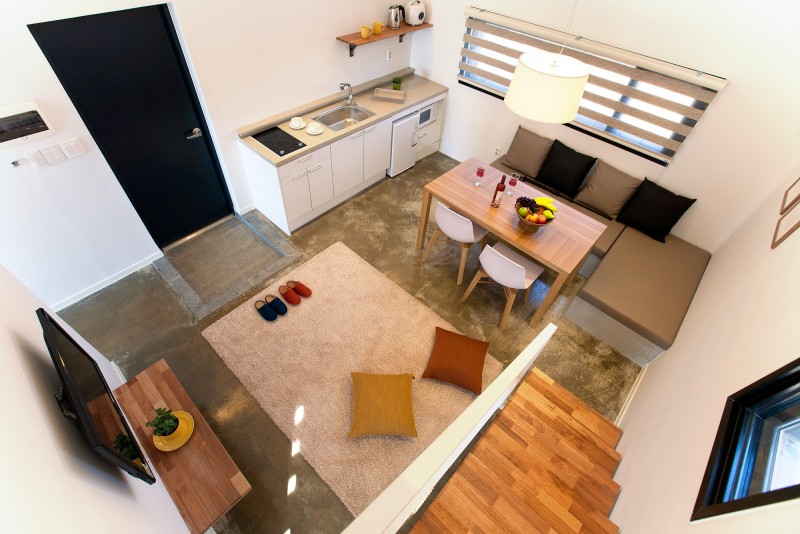 room detail thumbnail 2