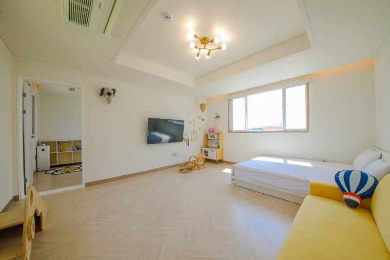 https://yaimg.yanolja.com/v5/2024/11/01/17/67250fea2bd339.49172639.jpg