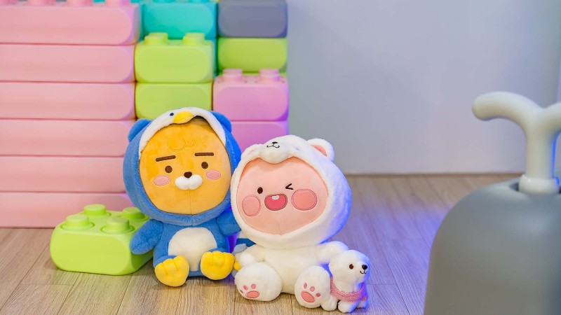 room detail thumbnail 2