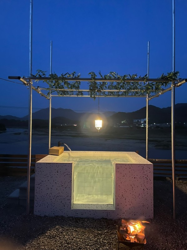 https://yaimg.yanolja.com/v5/2024/11/06/14/672b7f39a8dd44.69379921.jpg