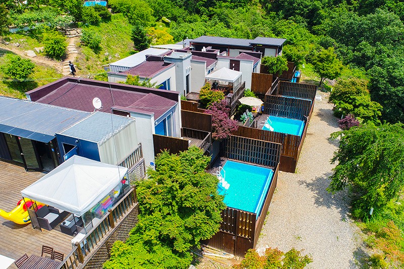 충주 티탄풀빌라 수영장