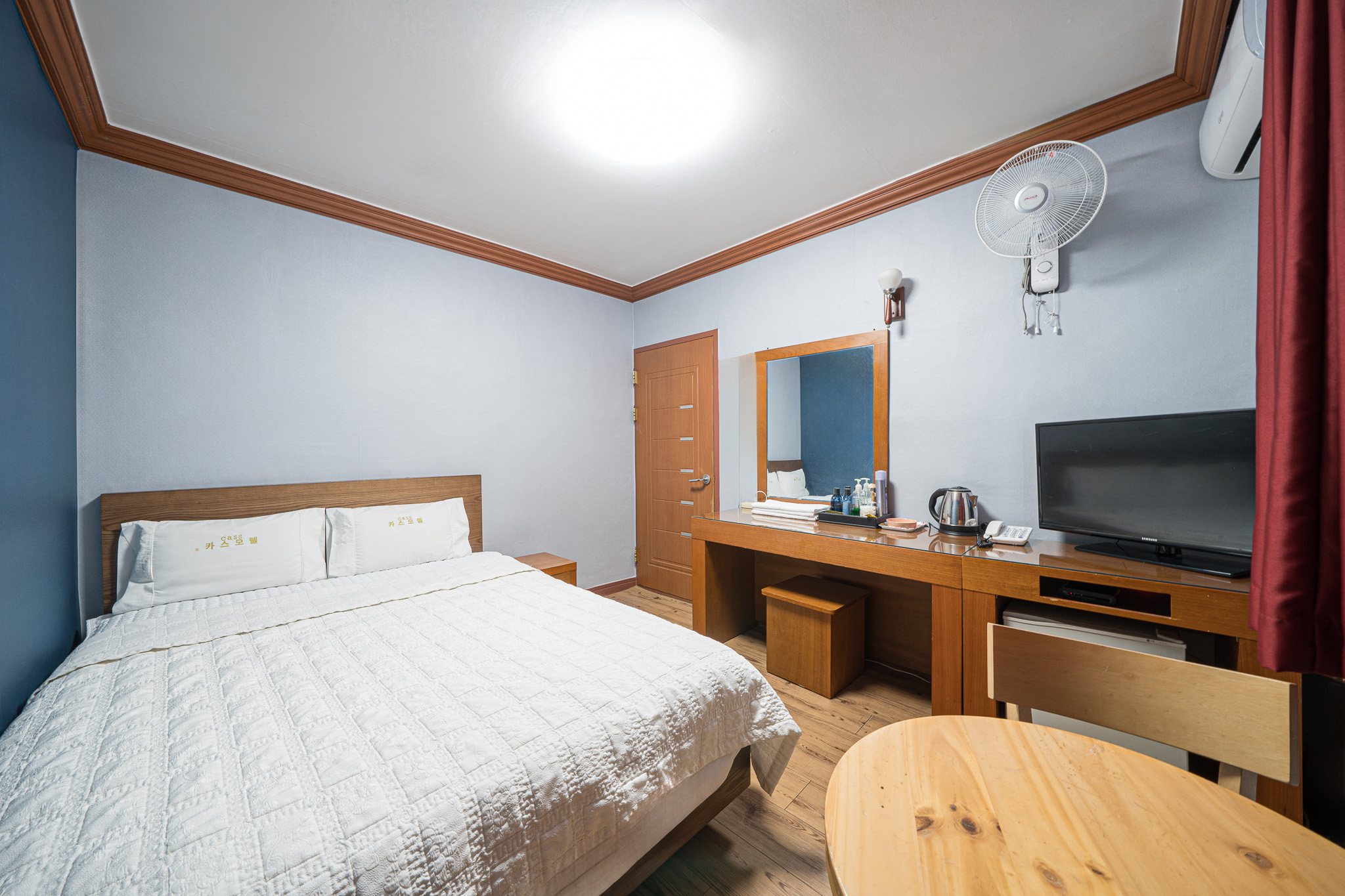 room detail thumbnail 0