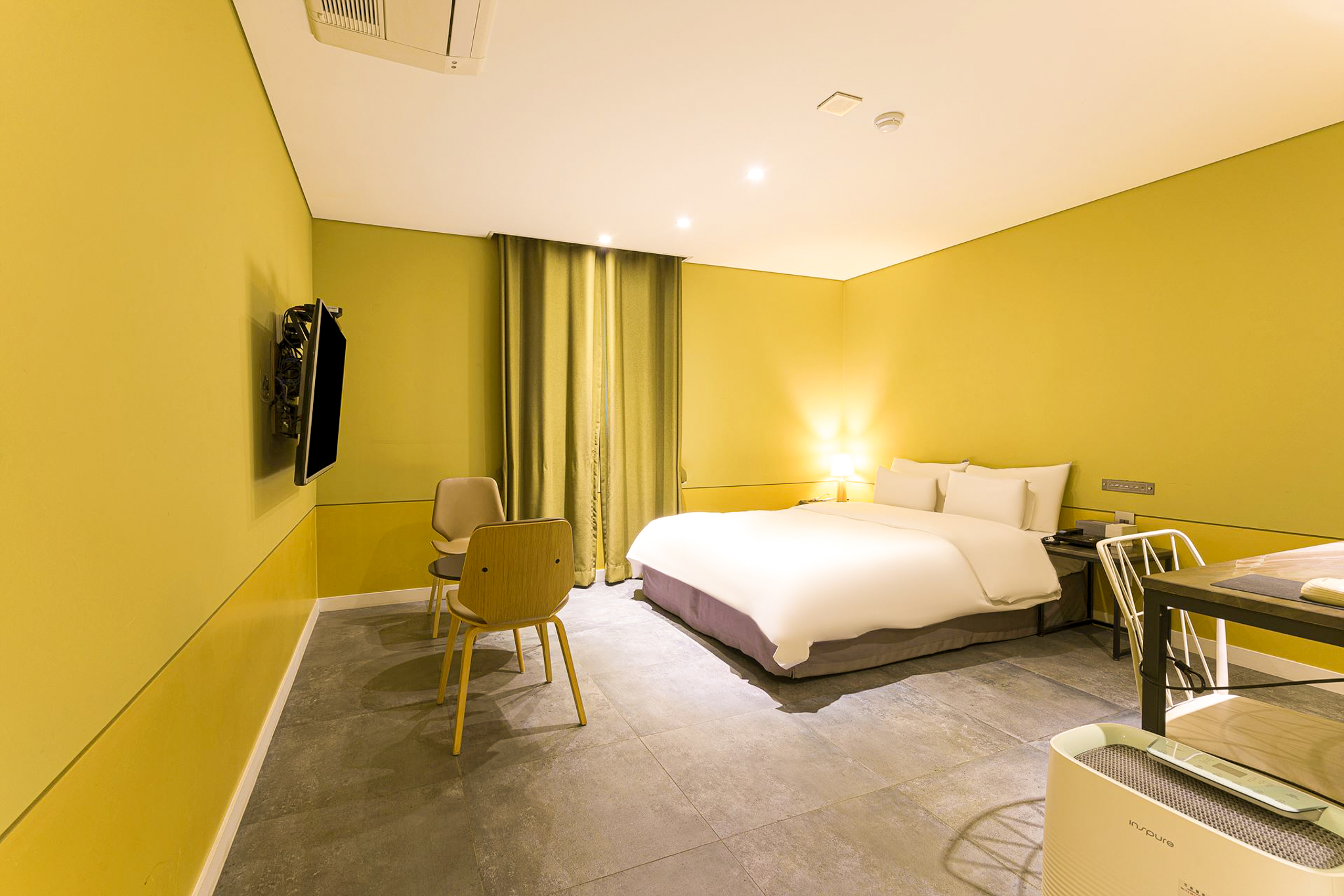 room detail thumbnail 0