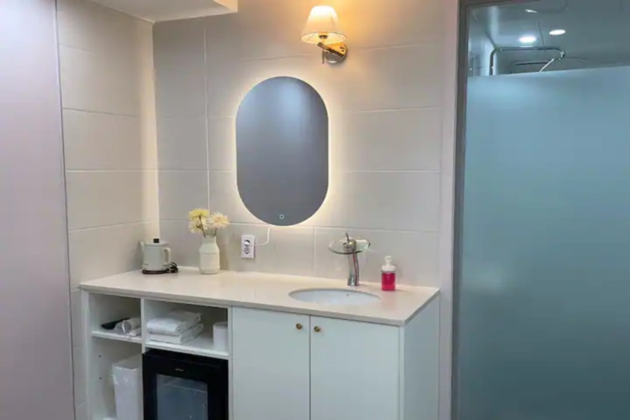 https://yaimg.yanolja.com/v5/2024/11/11/02/67316b80c65502.71168854.jpg