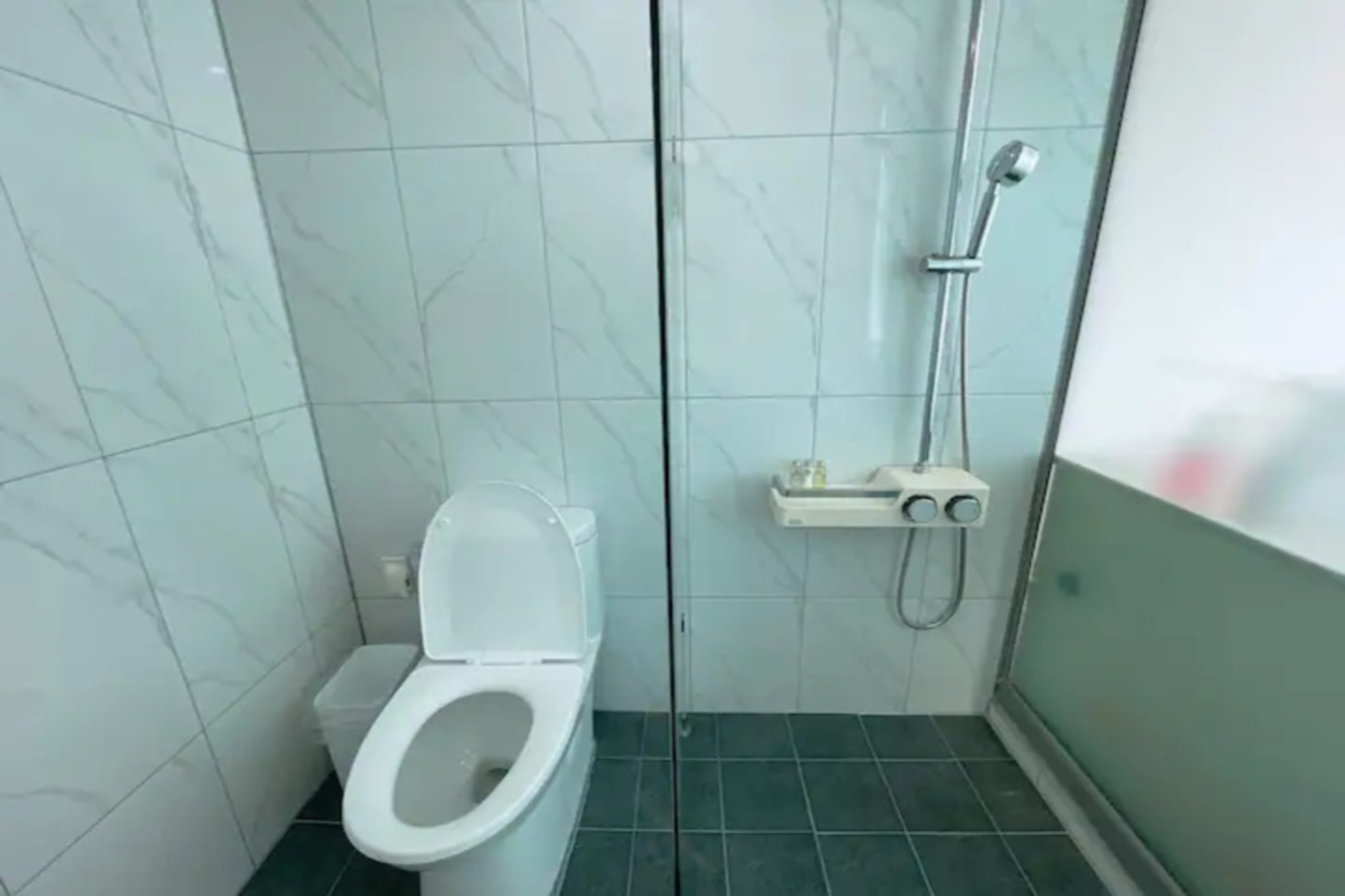 https://yaimg.yanolja.com/v5/2024/11/11/02/67316c595da194.44115199.jpg