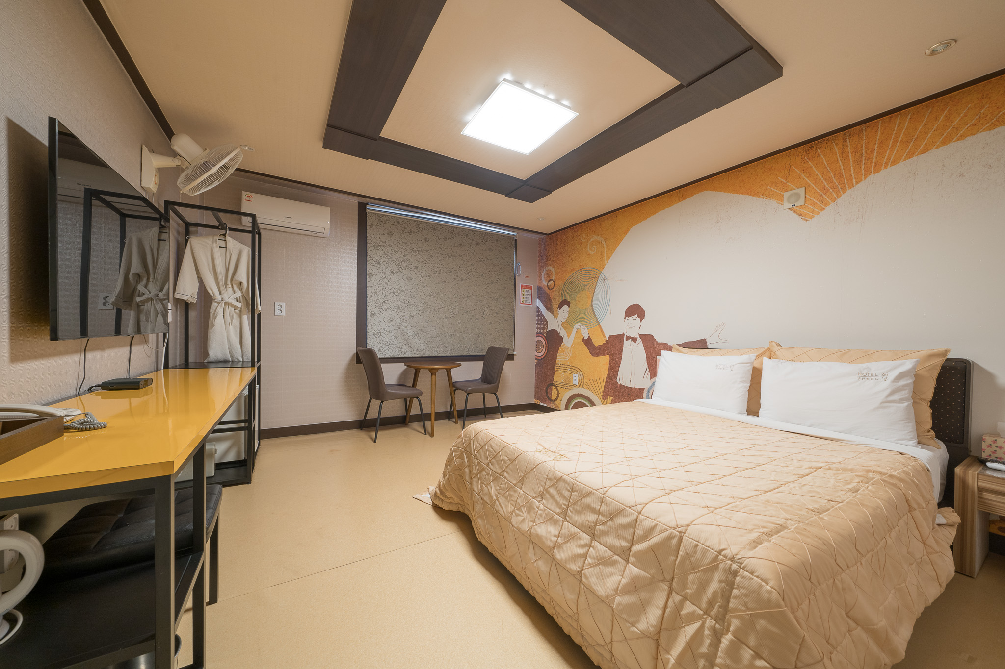 room detail thumbnail 0