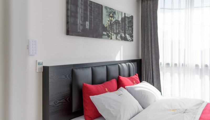 room detail thumbnail 2