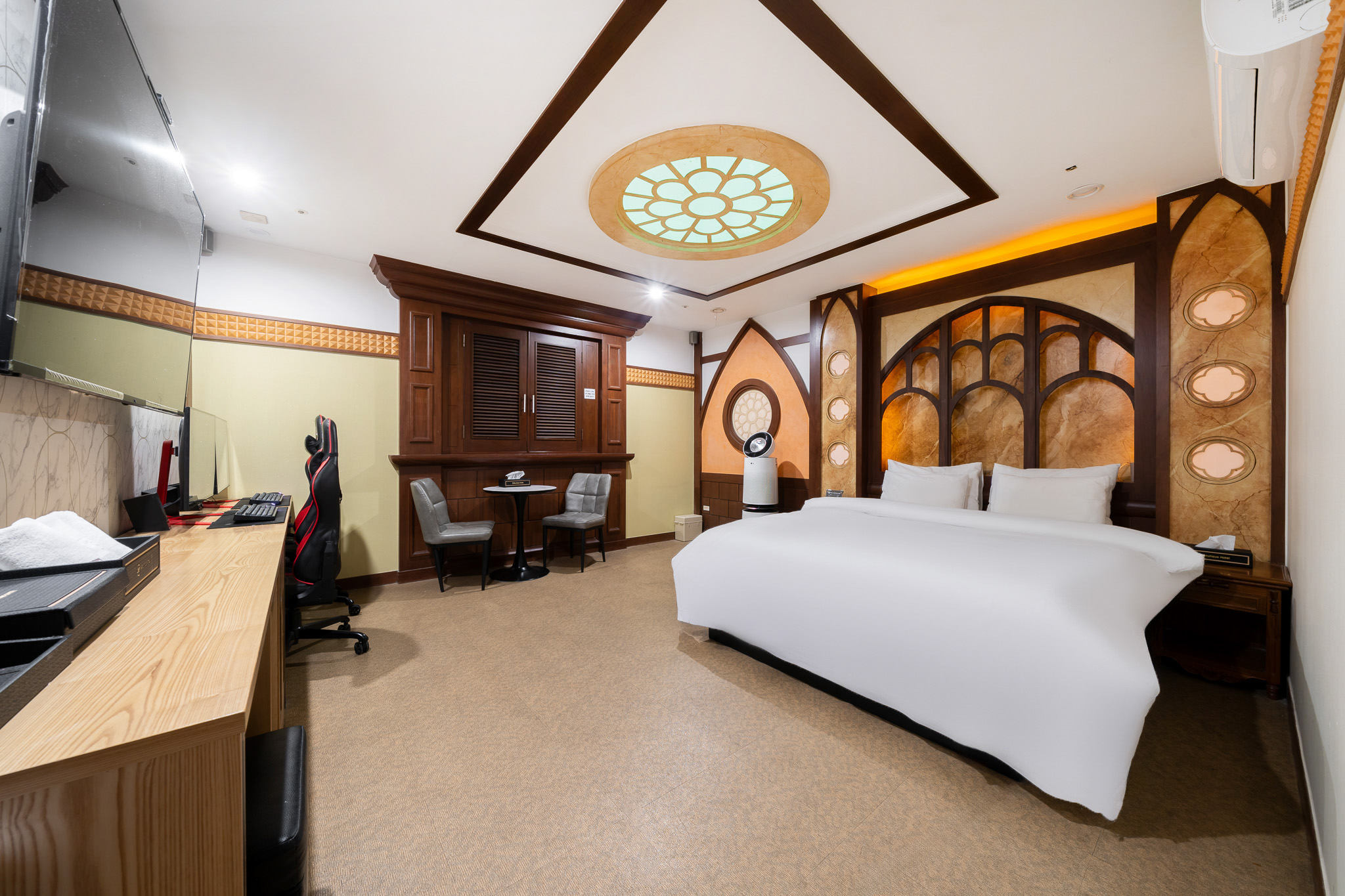 room detail thumbnail 0