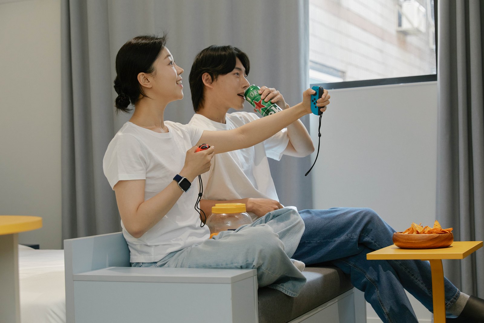 room detail thumbnail 2