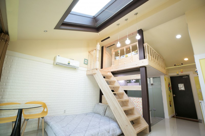 room detail thumbnail 1