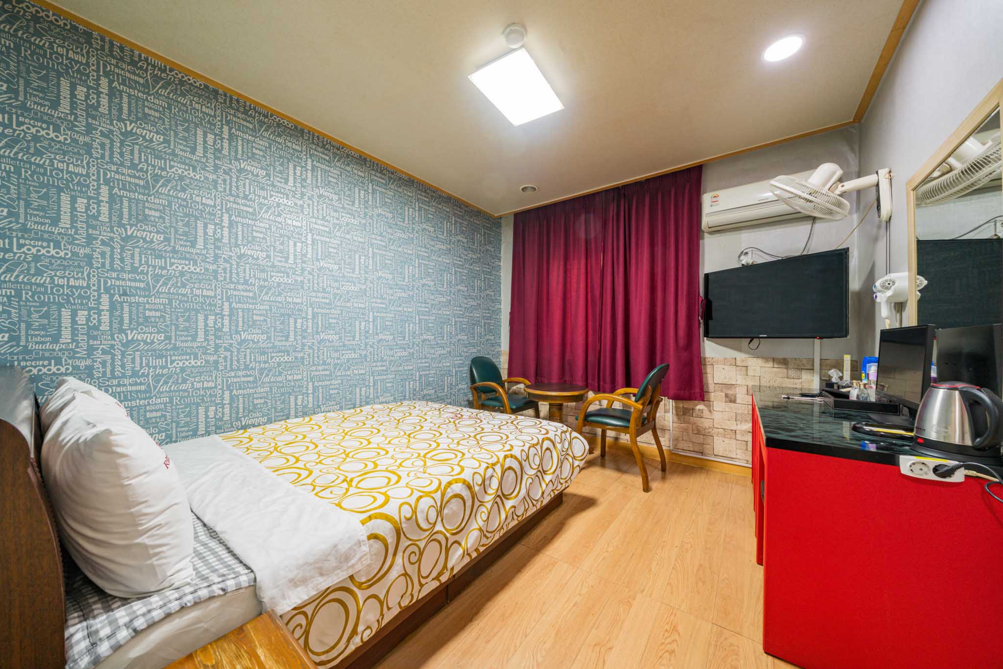 room detail thumbnail 0