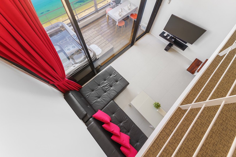 room detail thumbnail 2