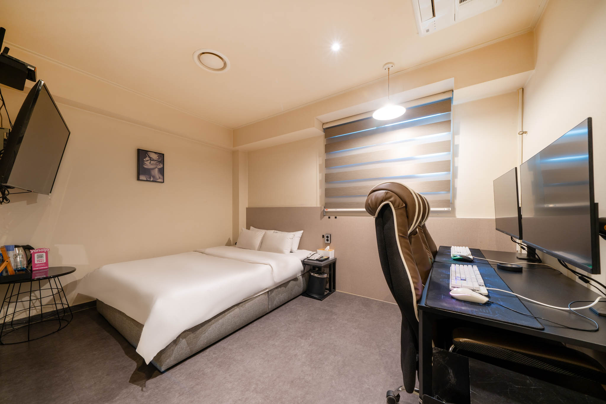 room detail thumbnail 0
