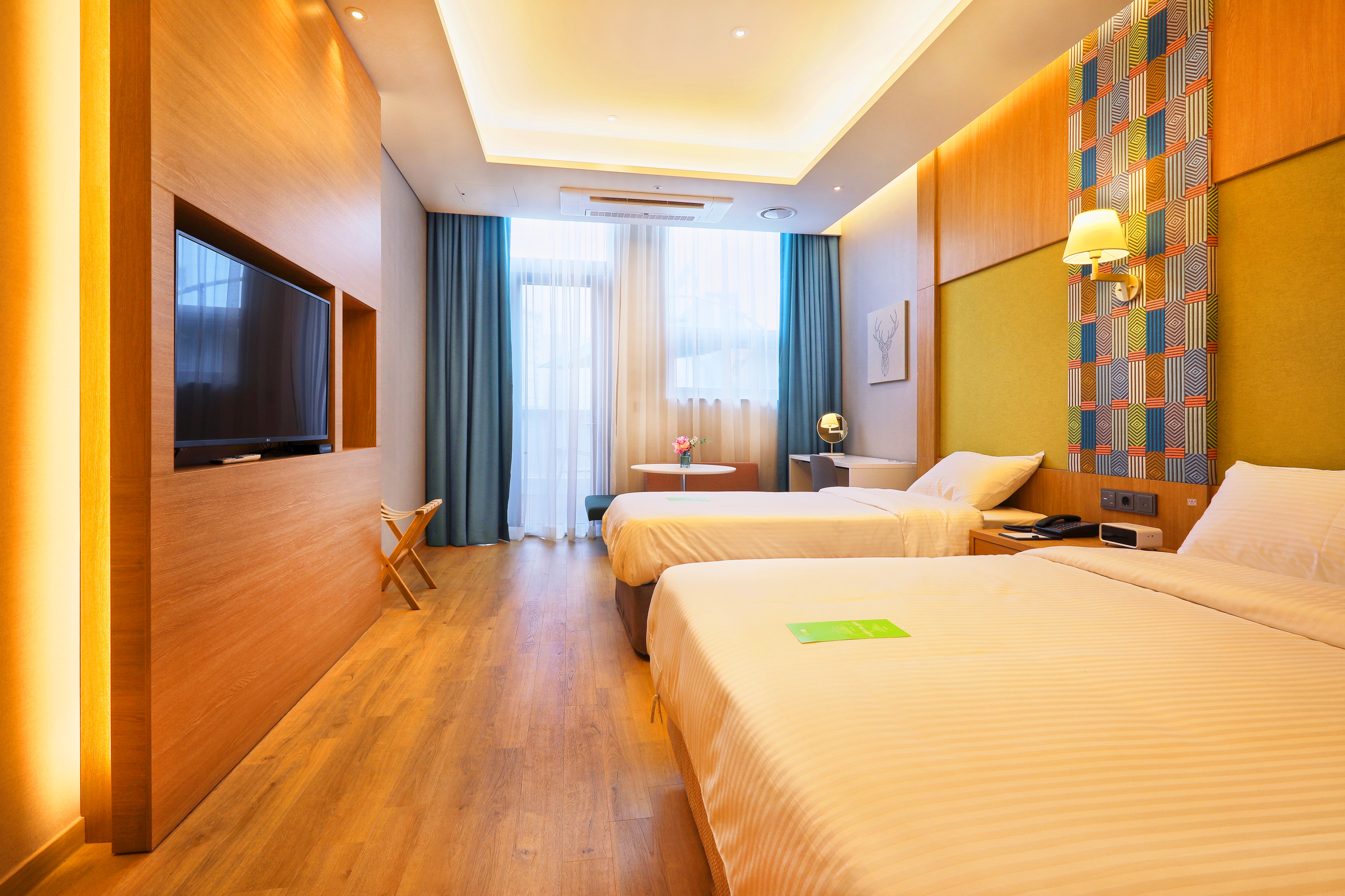 room detail thumbnail 0